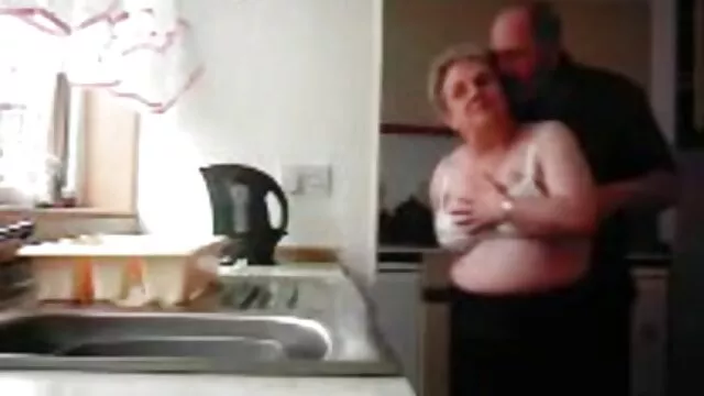 Maduro MILF gangbang videosxxx español latino