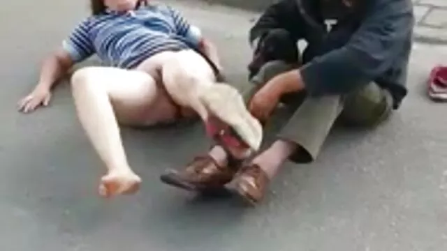 Brit gordito me videos xxx subtitulado en español lleva y mate.