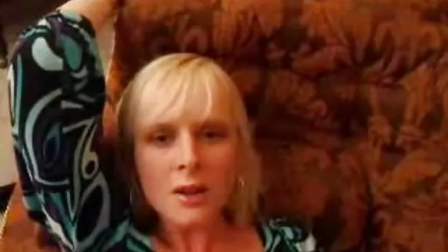 Ria disfruta dando sexy trabajando con el pie videos xxx hablados en castellano