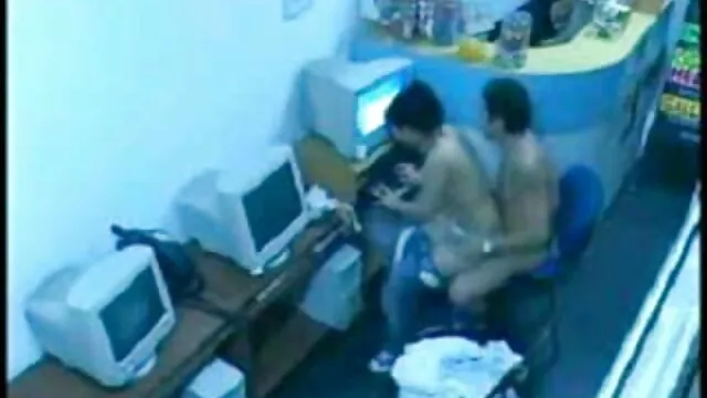 OLD4K. Hermosa morena videos xxx lesbianas español la sedujo con éxito ...