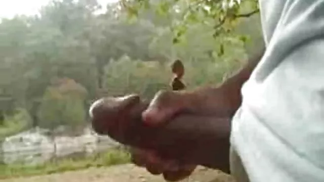 Gran culo y grandes tetas MILF monta una gran polla al aire libre B4 Drop videos xxx subtitulados al español Off